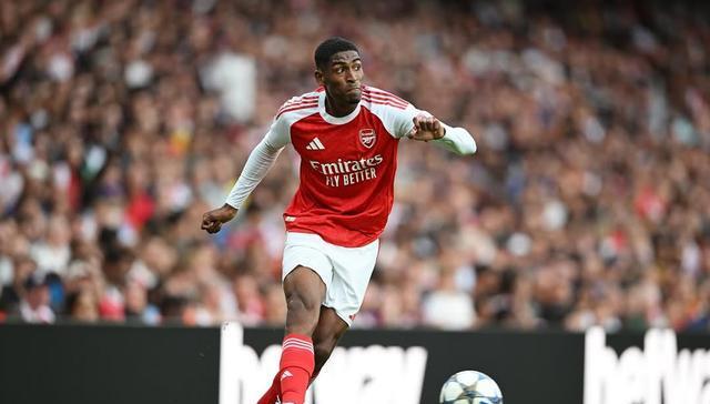 次解围地面, 超第四轮 次解围地面, 超第四轮