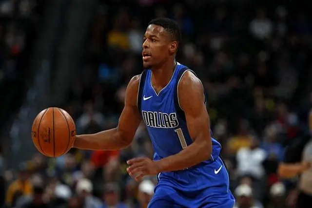 9号秀争名额！Shams：独行侠一年短约迎回小史密斯